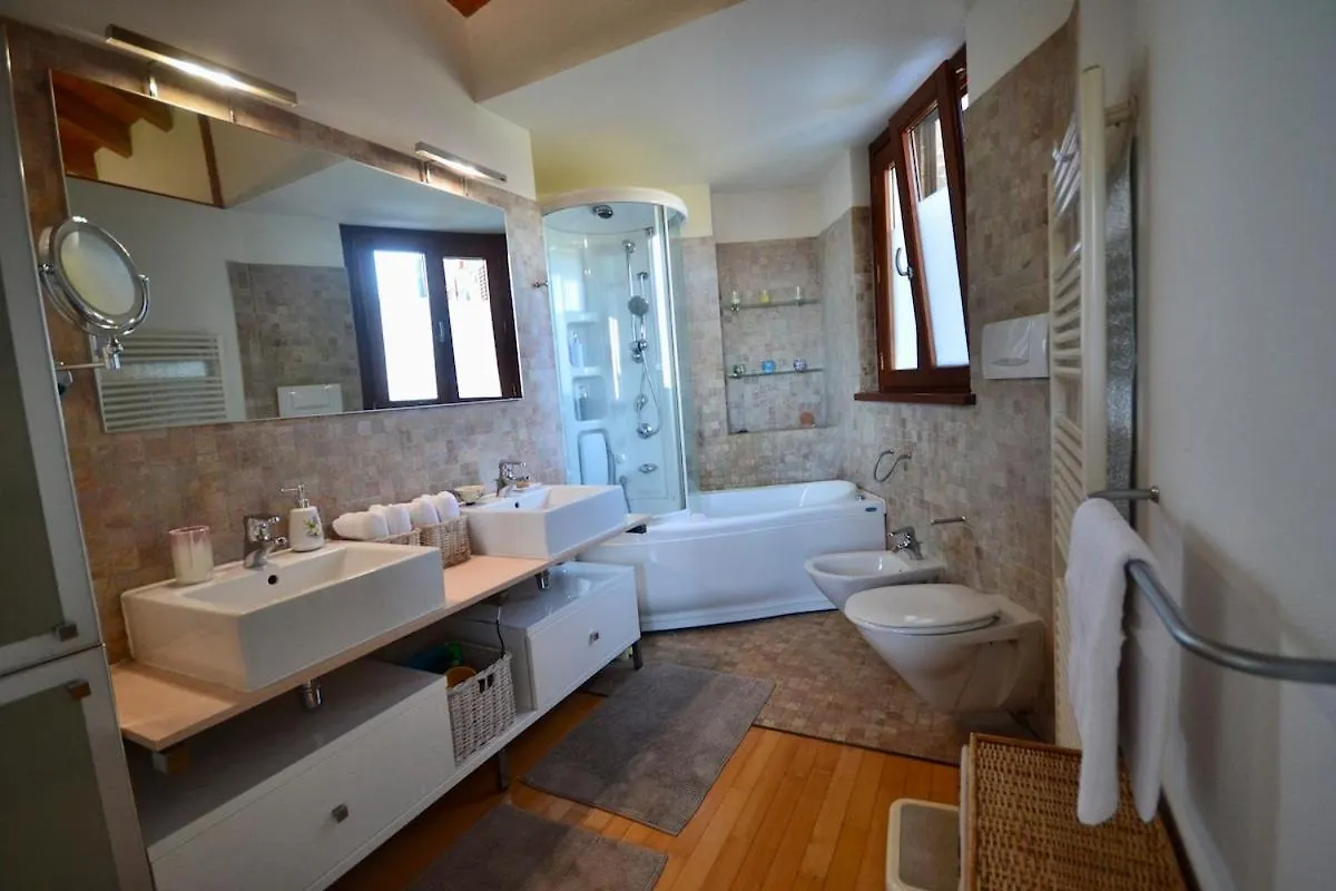 Domus Villa Viola In Albiolo Vicino Al Lago Di Como Itália